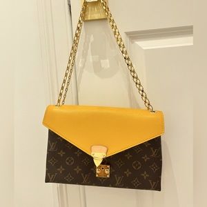 Authentic Louis Vuitton crossbody